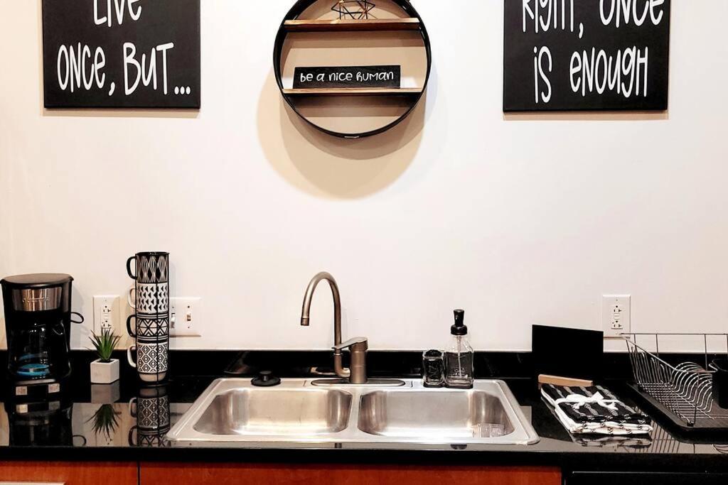 Staycation City Loft Free Gated Parking 圣路易斯 外观 照片